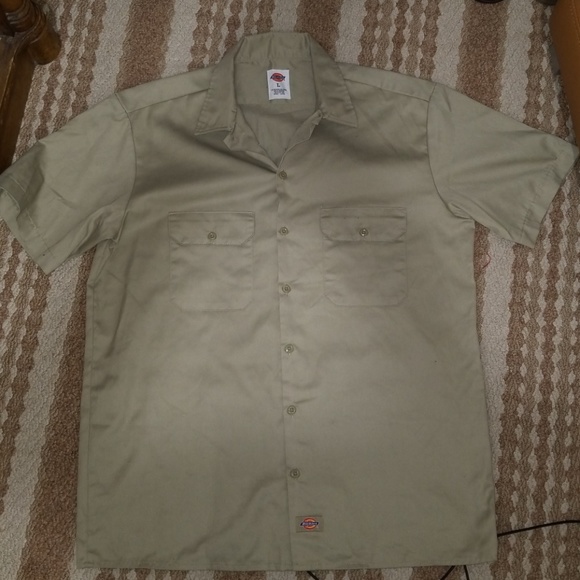 👀👉NWOT Dickies LARGE Short Sleeve Shirt👌👀 - Picture 1 of 2